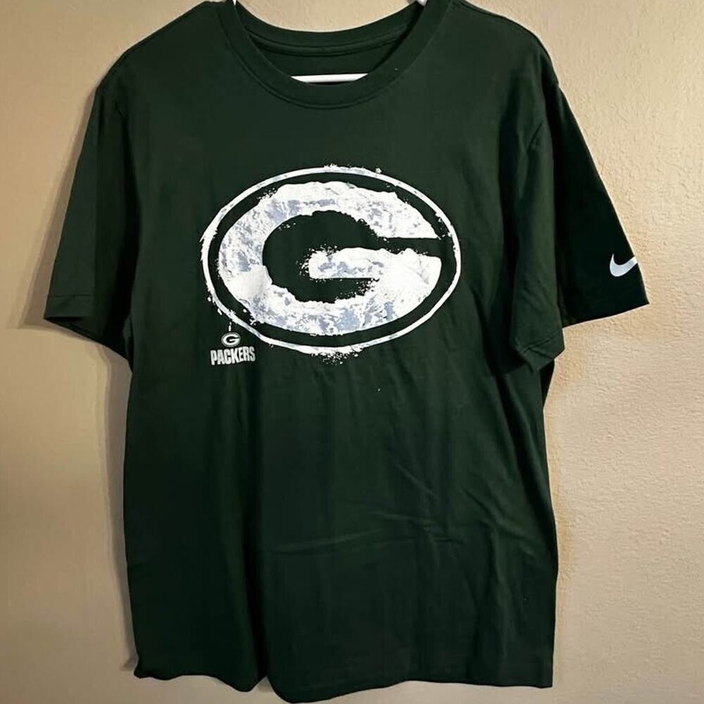 EUC Nike Green Bay Packers Green Short Sleeve T-Shirt Size Medium